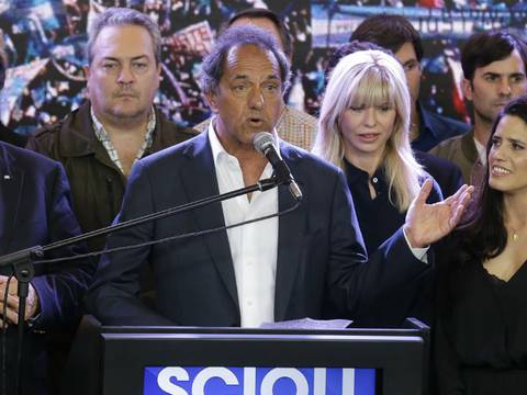 Daniel Scioli reconoce la derrota y felicita a Mauricio Macri