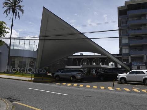Gremio está de acuerdo con revertir hotel Quito, pues financiaba el incremento de pensiones en IESS