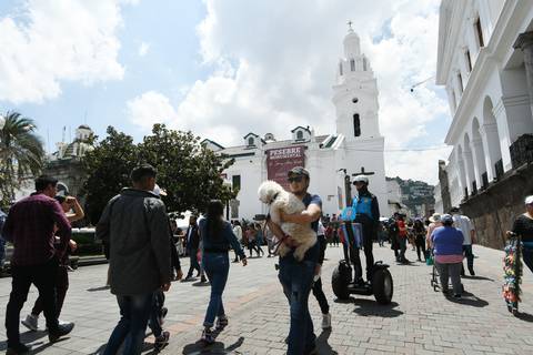 Qué otras localidades, además de Quito, tienen feriado local en diciembre