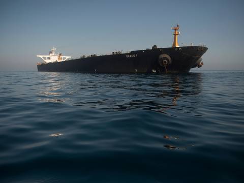 Barco petrolero iraní, detenido en Gibraltar, es autorizado para zarpar 