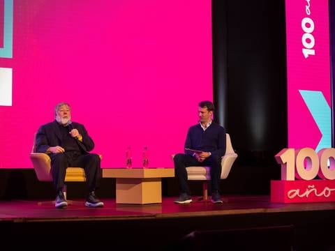 Cómo ve la inteligencia artificial Steve Wozniak, cofundador de Apple, que llegó a Ecuador por los 100 años del Banco Guayaquil