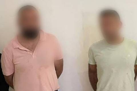 Quiénes son los dos turcos atrapados con arma y municiones en la isla Mocolí