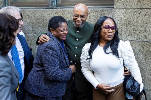 Dos hombres condenados hace 55 años por el asesinato del activista Malcolm X fueron absueltos