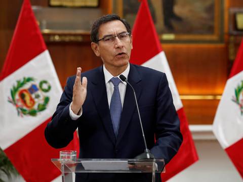 El expresidente peruano Martín Vizcarra, quien se vacunó en secreto, tiene COVID-19