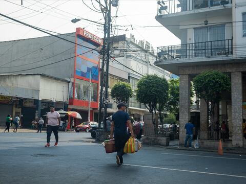 El 76 % de peatones en el centro desconoce que pueden ser multados: estos son algunos de los resultados del proyecto ‘Movilidad Guayaca’, de estudiantes de la Universidad Casa Grande