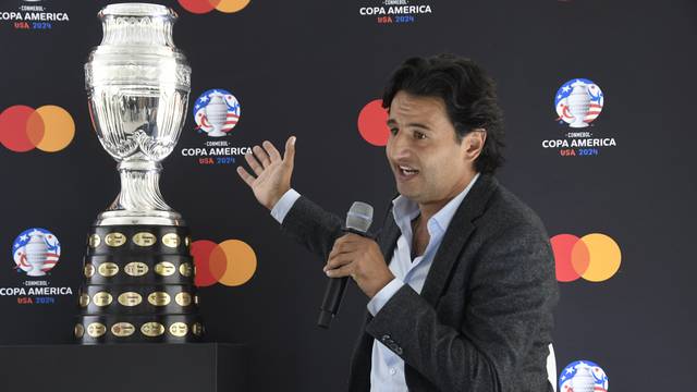 La Copa América hace parada en Quito en el Trophy Tour que recorre el continente