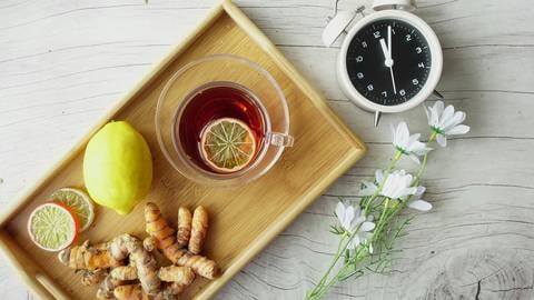 Cómo preparar el té de jengibre antiinflamatorio y que reduce el azúcar en la sangre