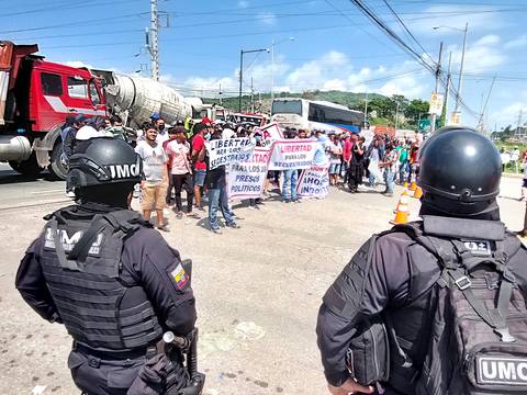 Unidades tácticas de la Policía se movilizan a El Triunfo y en las cárceles se activan protocolos tras atentado en el que quedó herido Júnior Roldán  