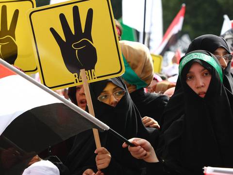 Egipto, sumido en violencia, en busca de la democracia