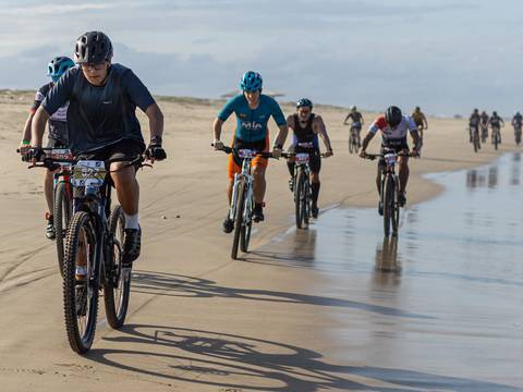 La adrenalina de un triatlón se vive este sábado en Salinas