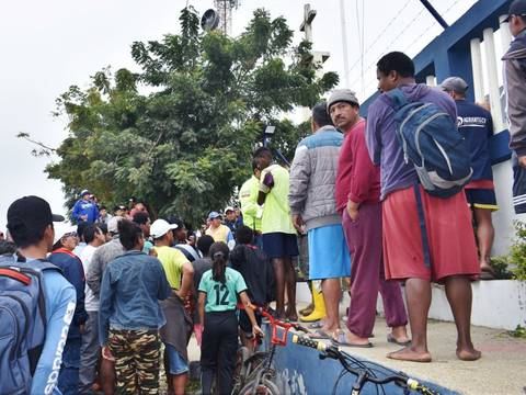 Seis presuntos piratas detenidos en Santa Elena durante operativo en alta mar