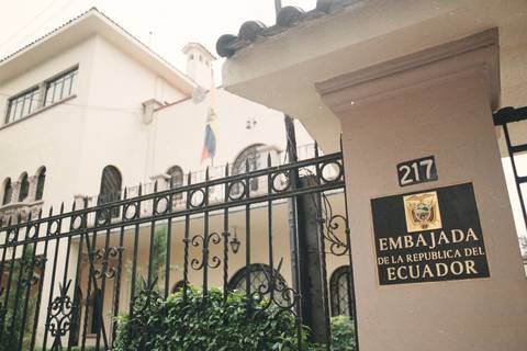 Cancillería indica que consulados ecuatorianos en México continuarán funcionando