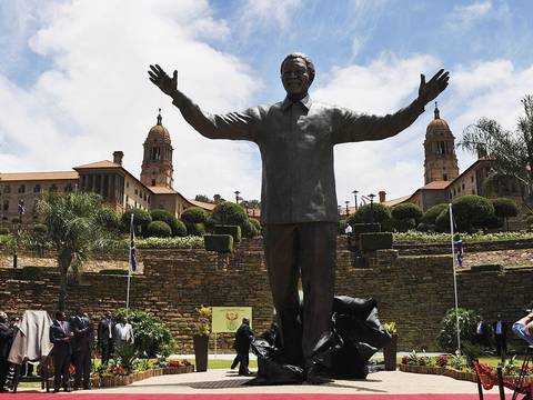 Pretoria tiene una enorme estatua de Nelson Mandela