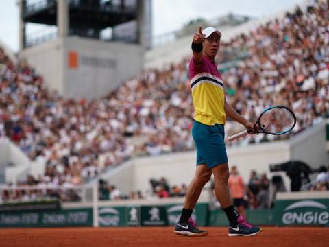 Kei Nishikori sobrevive Paire y será rival de Rafa Nadal en cuartos de Roland Garros