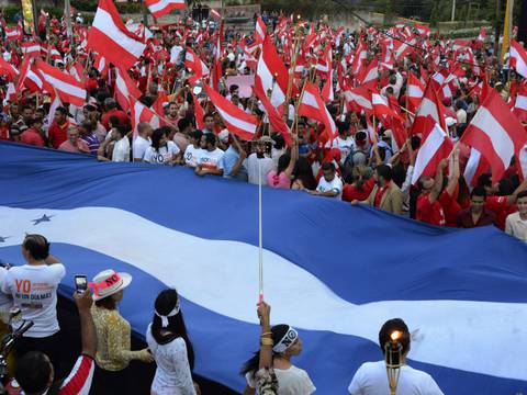 En Honduras, miles marchan en contra de la reelección del presidente