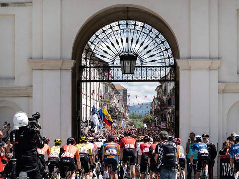 El pelotón del Giro de Italia enfrenta el primer final en alto en la etapa 2