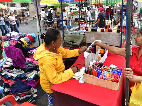 Comercio, fe y comida activan al suburbio de Guayaquil