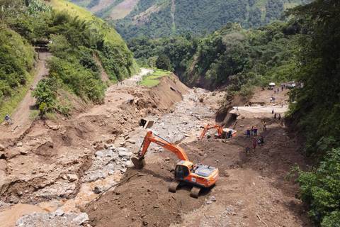 Se declara en emergencia la vía que conecta Guayas y Chimborazo