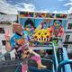 Okuda agradece por los ‘maravillosos’ memes que se generaron por su mural en Quito que lleva un Pikachu 