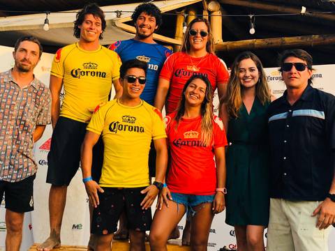 'Mimi' Barona y el 'Gato' Chila, los reyes del Corona Open de Surf en Montañita