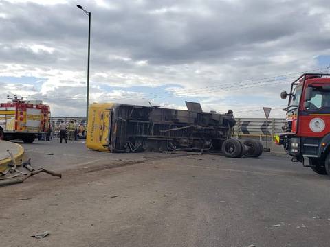 15 heridos por accidente de tránsito en Pifo, al norte de Quito