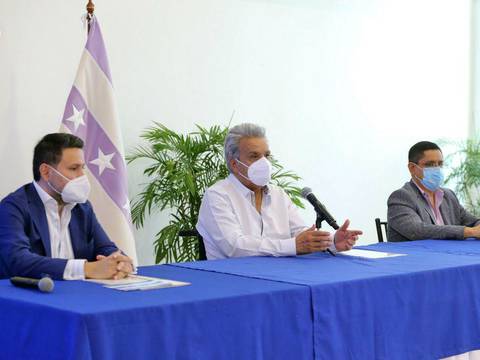 Lenín Moreno participó en firma de acuerdo para ampliar vía que une Guayas y El Oro