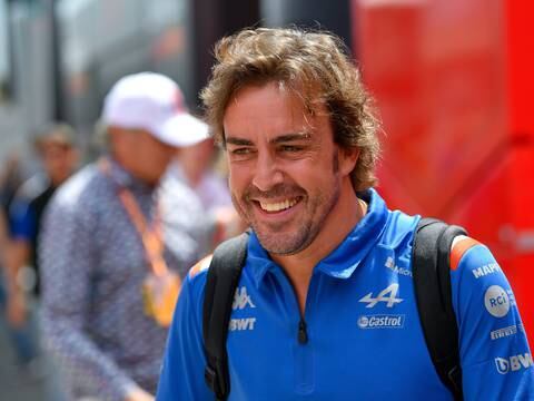 Fernando Alonso firma contrato con Aston Martin hasta 2023; hace una semana Sebastian Vettel anunció su retiro