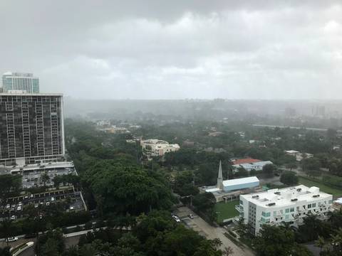 Gobernador de Florida insta a prepararse para impacto de depresión tropical que podría ‘convertirse en un gran huracán’