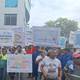 ‘Aquí el que protesta lo mandan a trabajar al basurero’: obreros de Manta volvieron a reclamar sus sueldos y denuncian amedrentamientos 