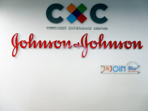 Johnson & Johnson deberá pagar $ 572 millones en juicio por adicción a opioides