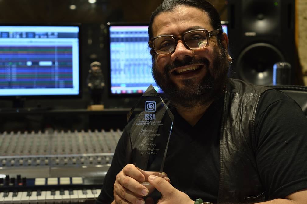 Ecuadorian nominated for the Latin Grammy for contribution to an album by a Mexican group
