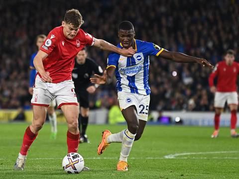 “No los veo fichando a un centrocampista en esta ventana”: panelista de Sky Sports cree que Moisés Caicedo no será comprado por el Chelsea en enero