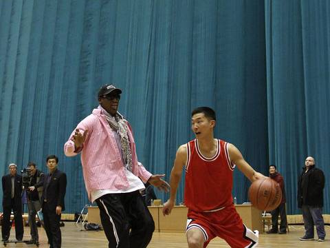 Dennis Rodman prepara a norcoreanos para choque con exjugadores de la NBA 