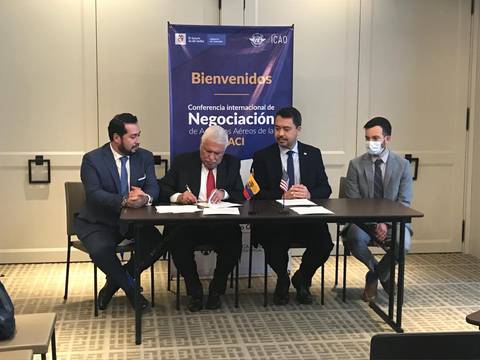 Ecuador firmó memorandos de entendimiento con Estados Unidos, Kuwait, Chile y República Dominicana para los cielos abiertos