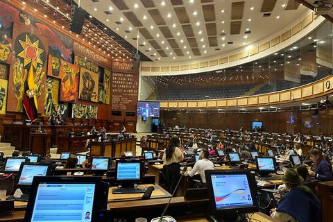 Bancadas legislativas aún maduran idea de crear una comisión ocasional que trate reformas legales de la consulta popular
