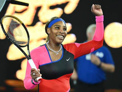 Serena Williams se impone sobre Simona Halep y se verá las caras con Naomi Osaka en las semifinales del Open de Australia