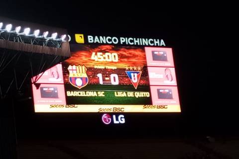 Así funciona la nueva pantalla del estadio Monumental de Barcelona SC y el marcador que estrenó Janner Corozo