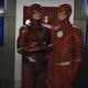 ‘Crisis on Infinite Earths’: Flash de Ezra Miller se encuentra cara a cara con el Flash de Grant Gustin