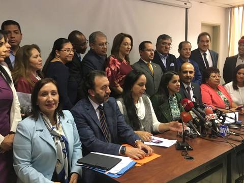 Nueve procesados en Alianza PAIS por destituir a Lenín Moreno