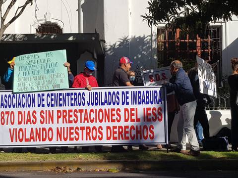 Extrabajadores cementeros reclaman jubilación especial