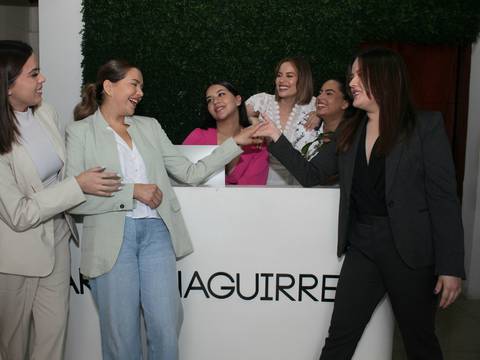 Carolina Aguirre empezó sola en el mundo de la belleza a los 13 años, ahora de empresaria la acompañan sus cinco hijas