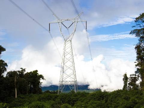 Ministra Arrobo anuncia que se abaratarán costos de importación de energía eléctrica desde Colombia