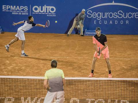 Dupla chilena festeja en el ATP 250 Ecuador Open