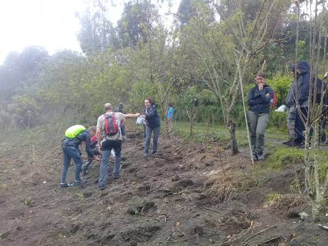 El turismo se reanuda con visitas a parques nacionales, a las playas y ascensos al volcán Tungurahua