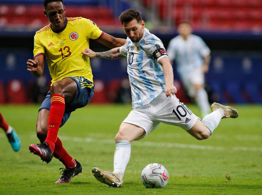 Bailá ahora, dale, bailá ahora', el grito de Messi a Yerry Mina tras fallar  el penal | Fútbol | Deportes | El Universo