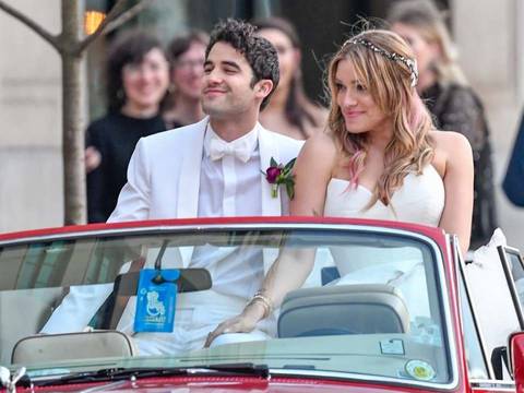 Darren Criss, ganador del Emmy por la serie 'El asesinato de Gianni Versace' contrajo matrimonio