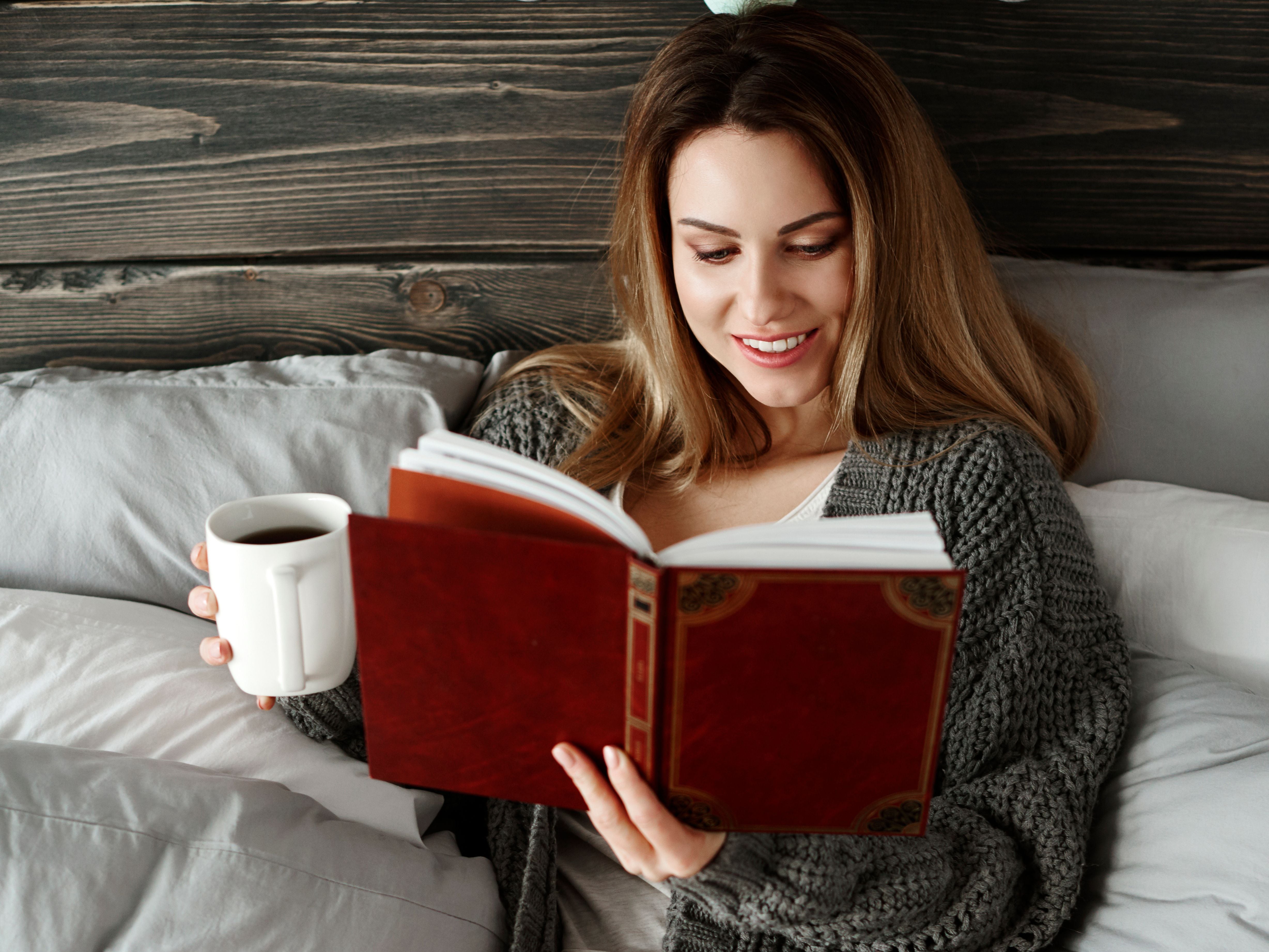 Universo de libros: Obras para tener un buen fin de semana que encontrarás en PalabraLab