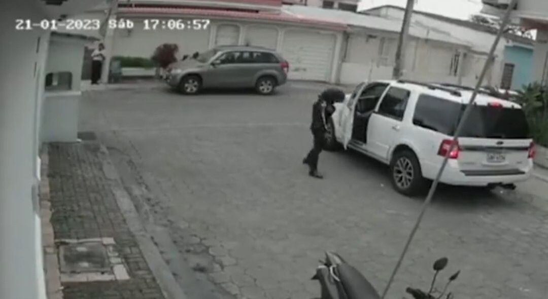 Hombre disfrazado de policía participó en intento de secuestro en la Alborada; Policía capturó a uno de los implicados