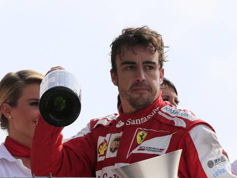 Jefe de Ferrari baja la tensión luego de polémica con Alonso