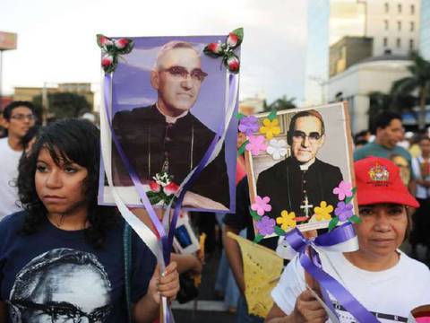 Miles de salvadoreños en peregrinación al Vaticano por canonización de monseñor Óscar Arnulfo Romero